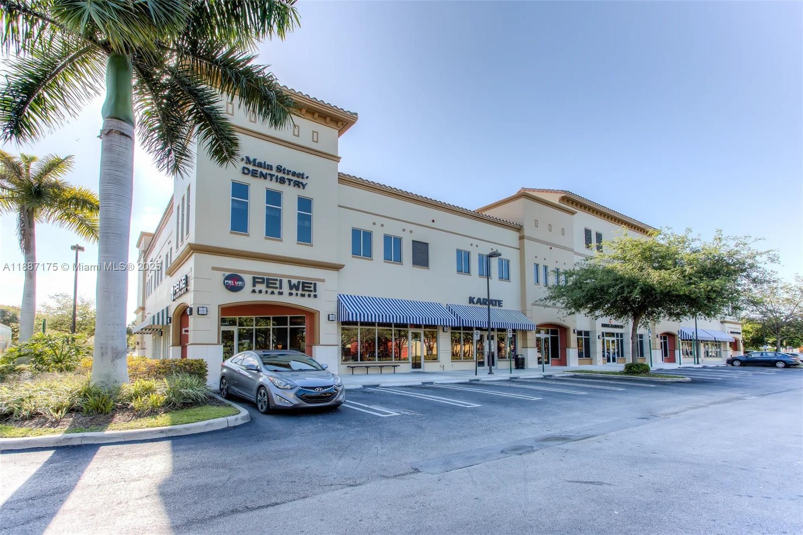 MIAMI LAKES, FL — photo 3 of 4