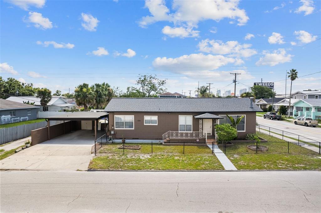 1701 N TAMPANIA AVENUE