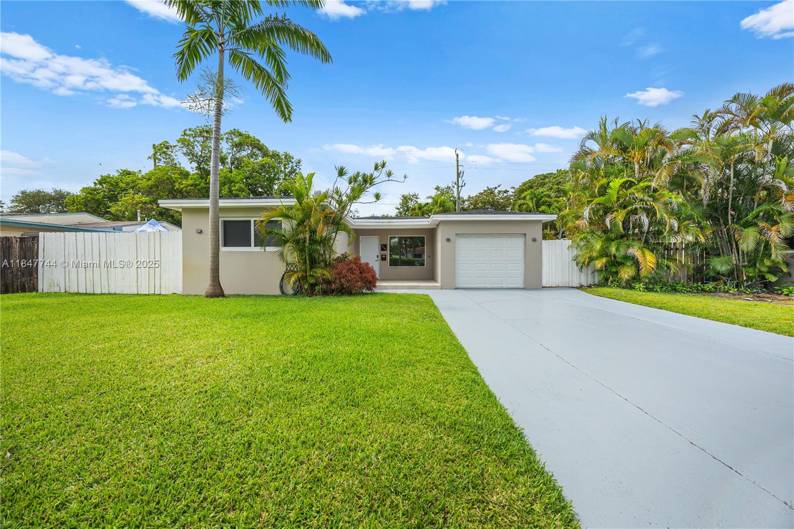 3246 Pierce St, Hollywood FL 33021