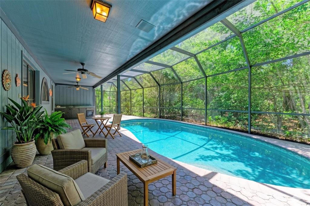 830 HAMMOCKWOOD COURT