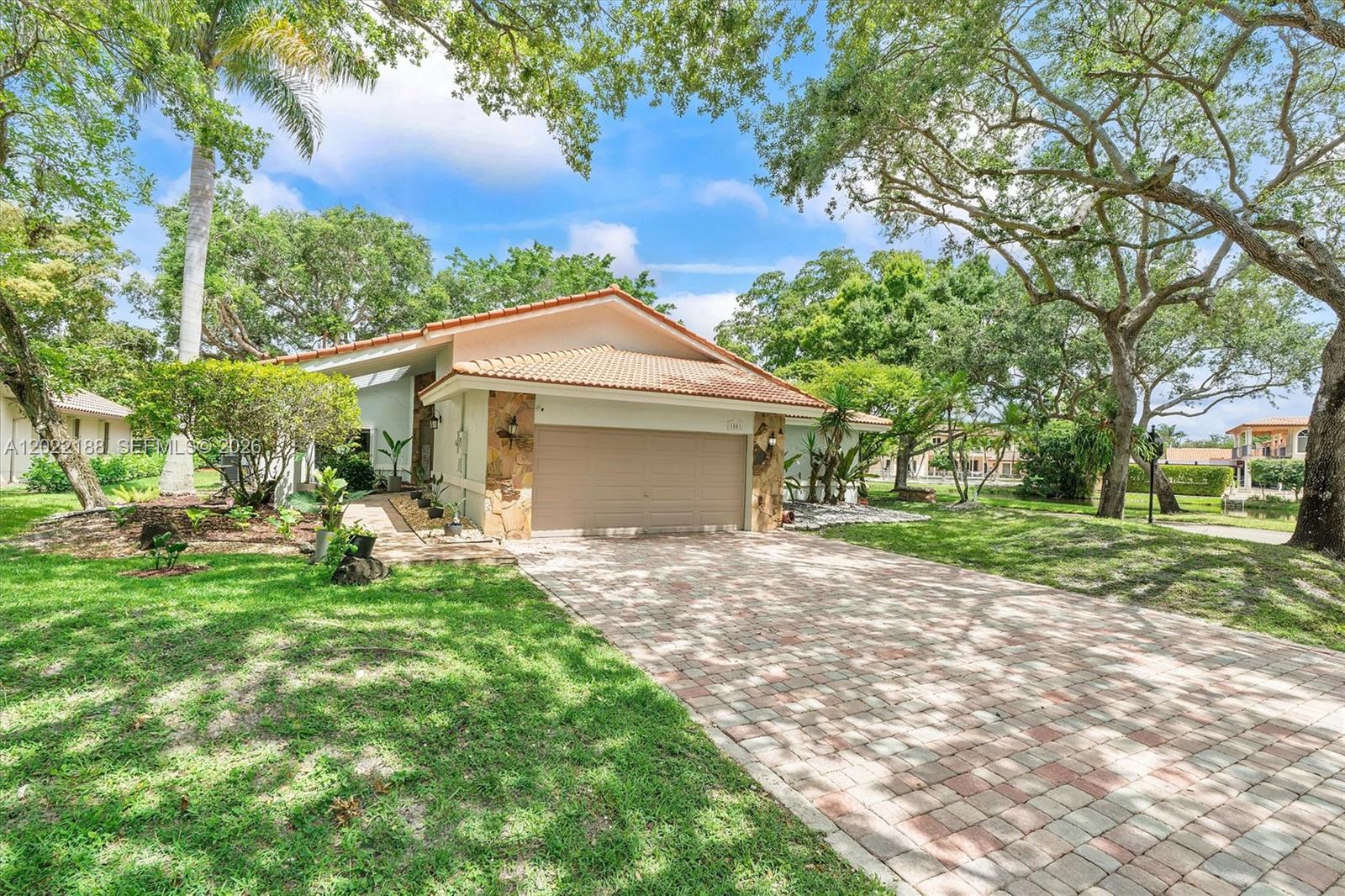 1001 SW 93rd Ave, Plantation FL 33324