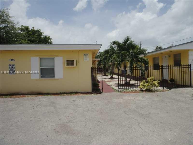 1915 Fletcher St # W2, Hollywood FL 33020