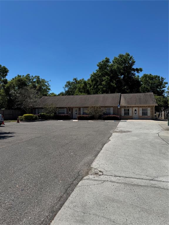 604 & 602 LITHIA PINECREST ROAD