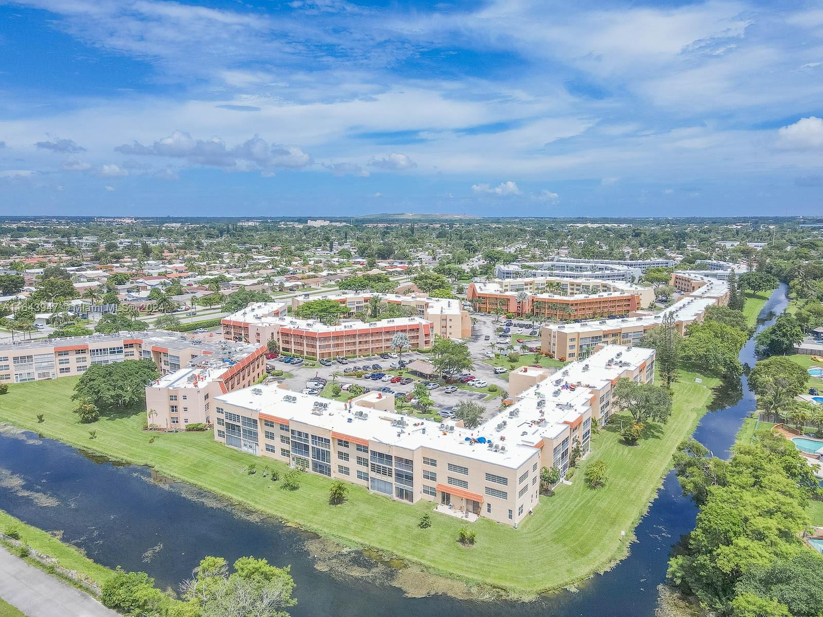 6870 Royal Palm Blvd # 306M, Margate FL 33063