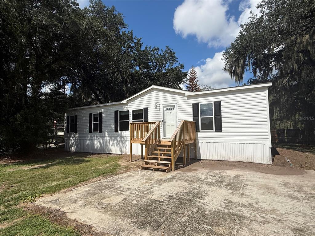 3320 ROYAL OAK DRIVE W