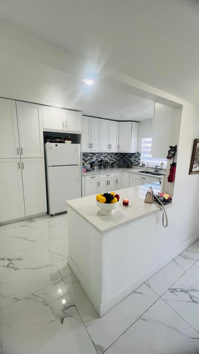 9330 S Sunrise Lakes Boulevard # 304, Sunrise FL 33322