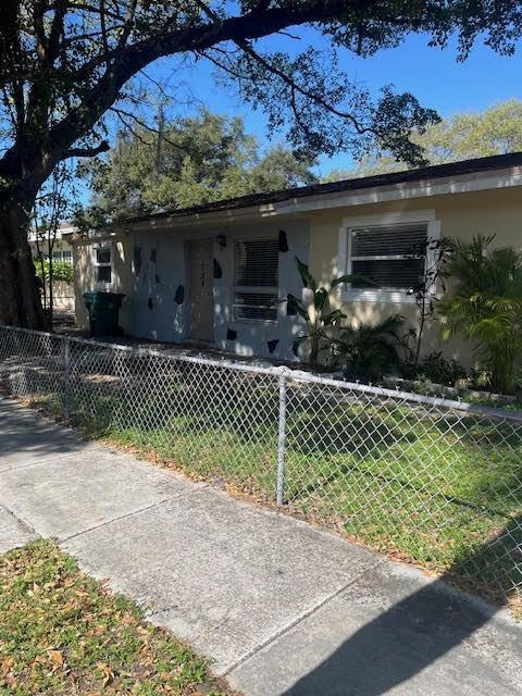 734 SW 8th Street, Dania Beach FL 33004