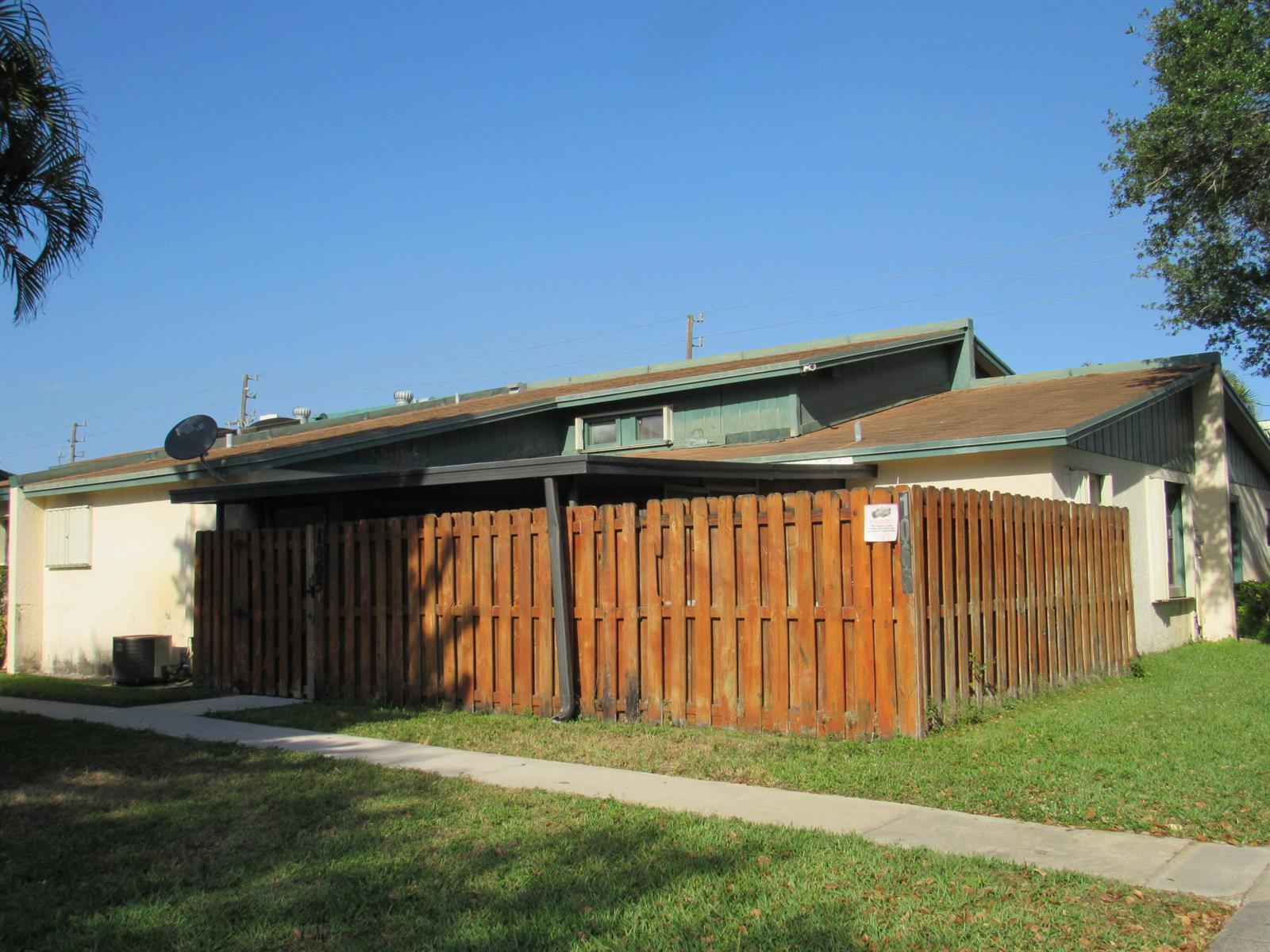 1065 Manor Drive, Palm Springs FL 33461