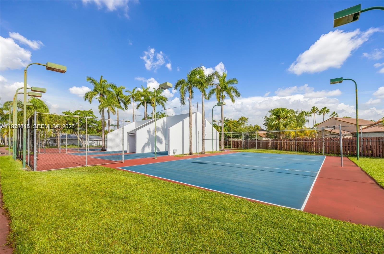 6273 NW 170 TER, Hialeah FL 33015