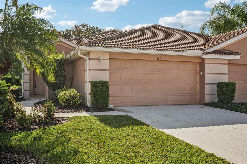 409 FAIRWAY ISLES LANE