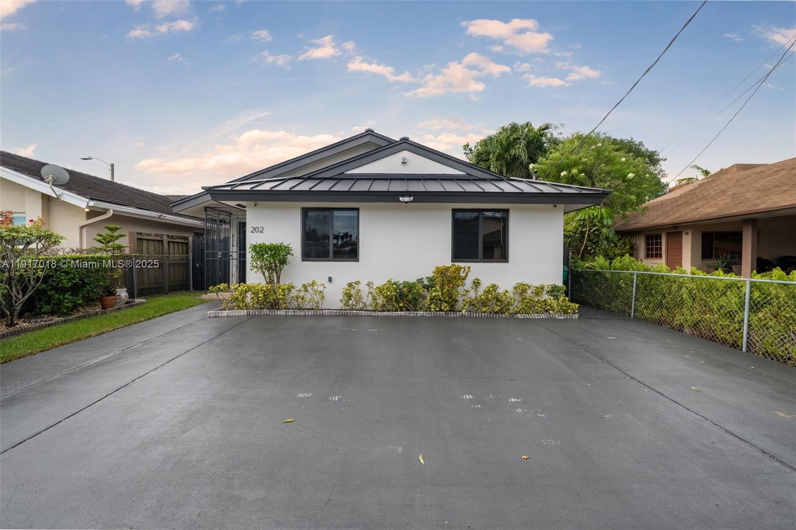 202 NW 60th Ave, Miami FL 33126