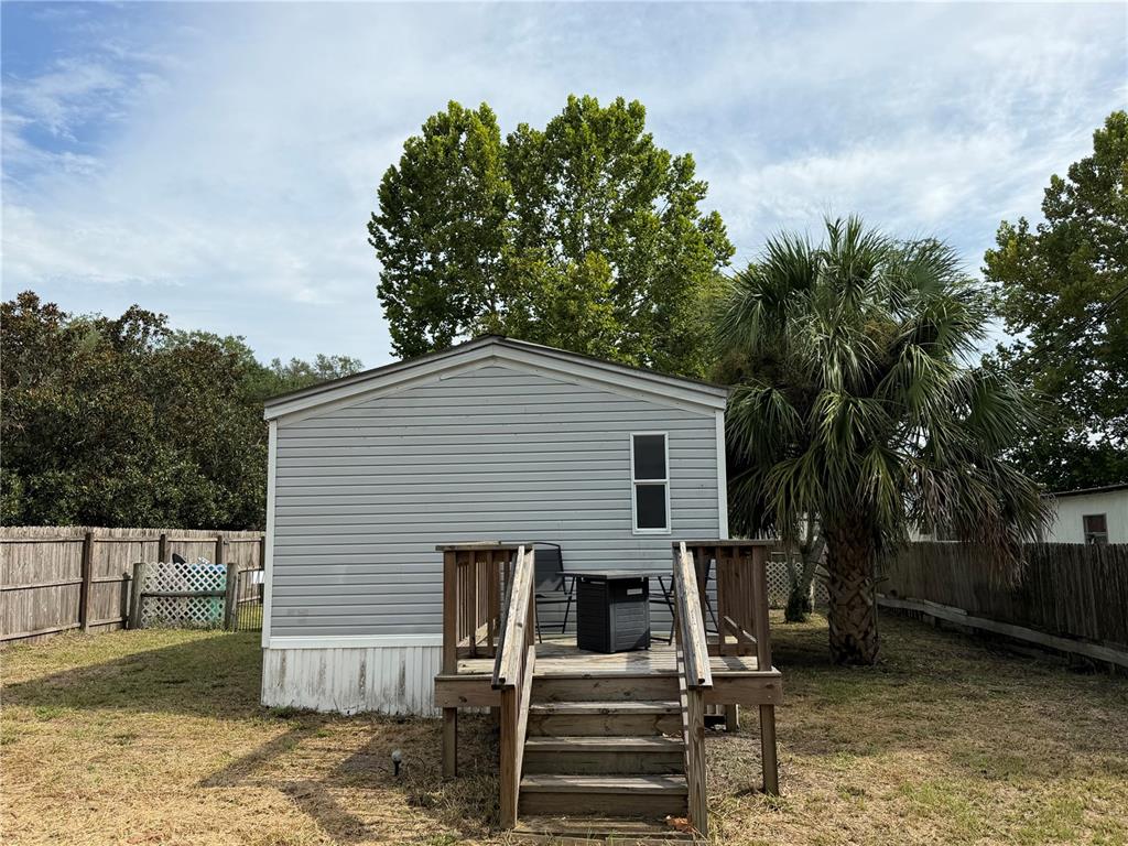120 NE 12 AVE, CHIEFLAND, FL — photo 4 of 16