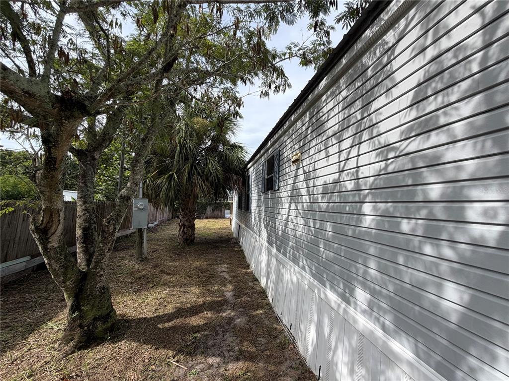 120 NE 12 AVE, CHIEFLAND, FL — photo 5 of 16