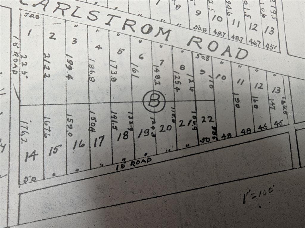 This is a black and white plat map showing numbered land parcels along Carlstrom Road — SE CARLSTROM FIELD RD, ARCADIA, FL