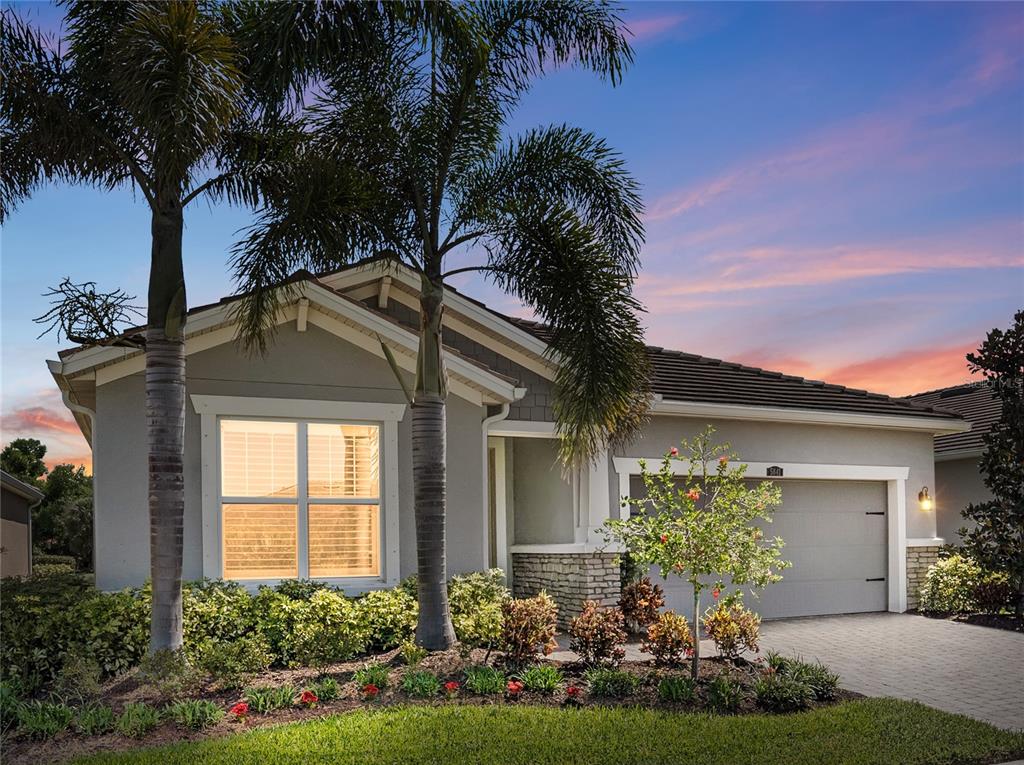 5841 LONG SHORE LOOP