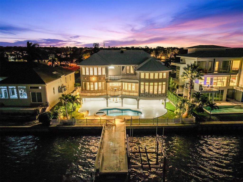 402 BUTTONWOOD LANE