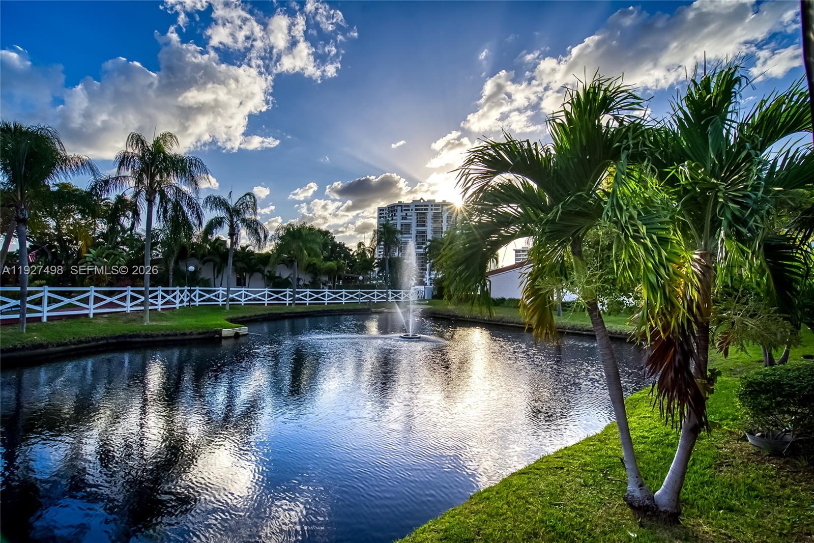 2669 S Parkview Dr, Hallandale Beach FL 33009