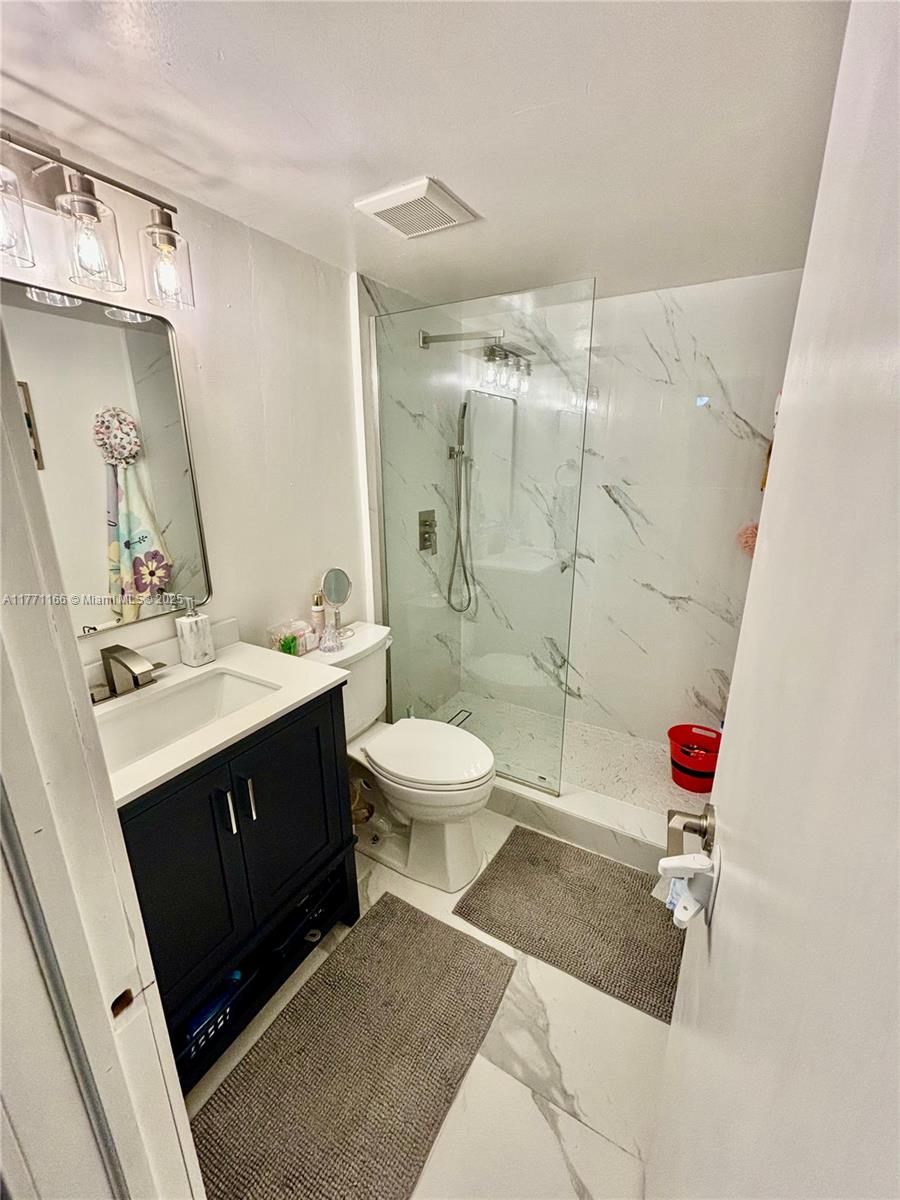 8883 Fontainebleau Blvd # 202, Miami FL 33172
