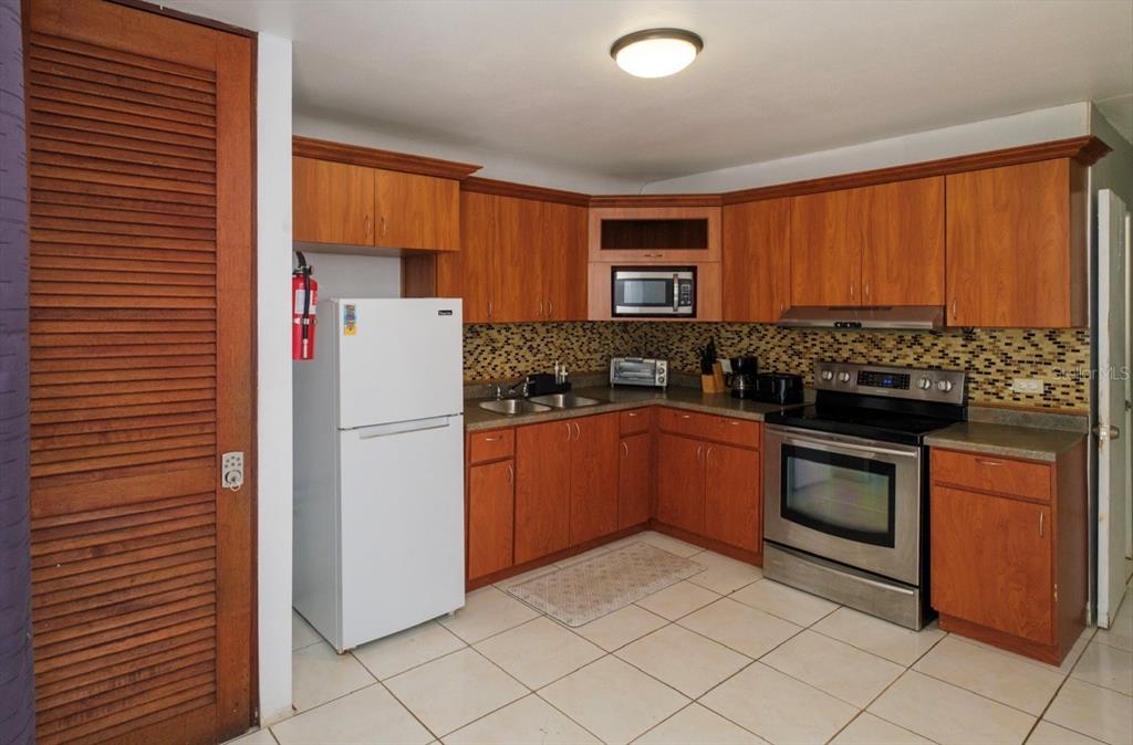 223 N ISMAEL RIVERA APT 8A