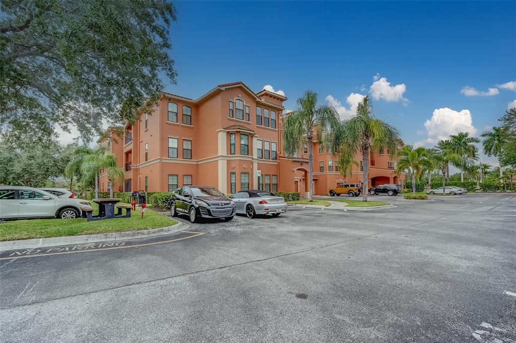 2705 VIA MURANO UNIT 136