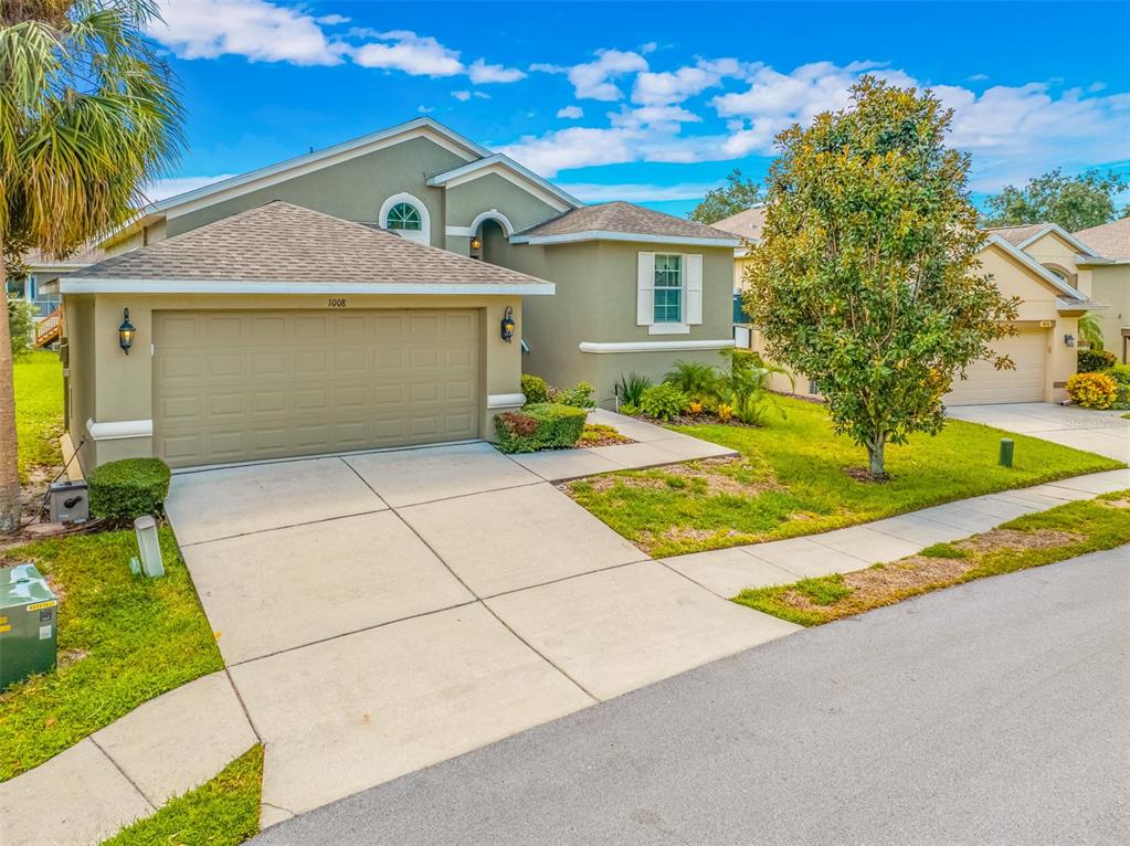 1008 BLUE HERON WAY