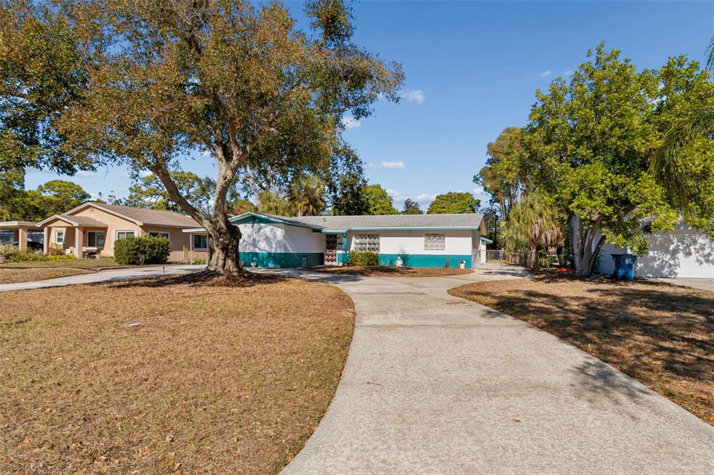 2577 GRANADA CIRCLE W