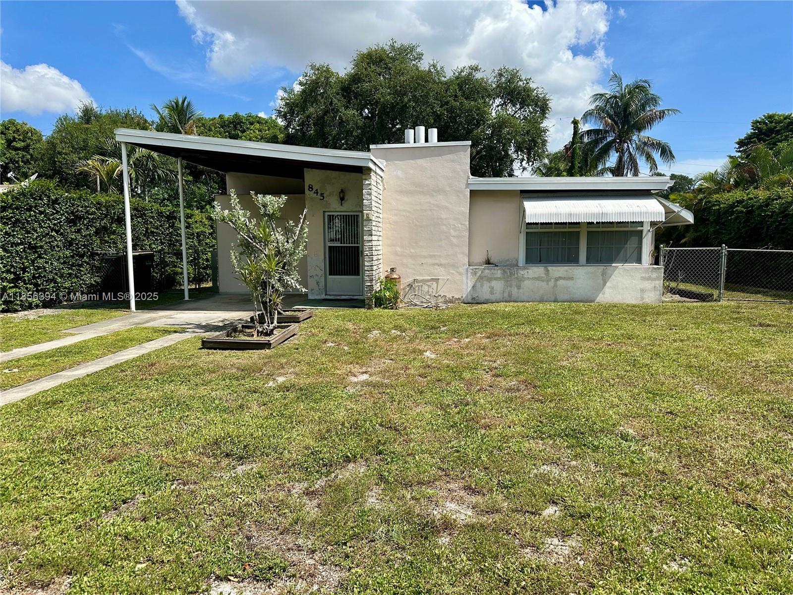 845 NE 127th St, North Miami FL 33161