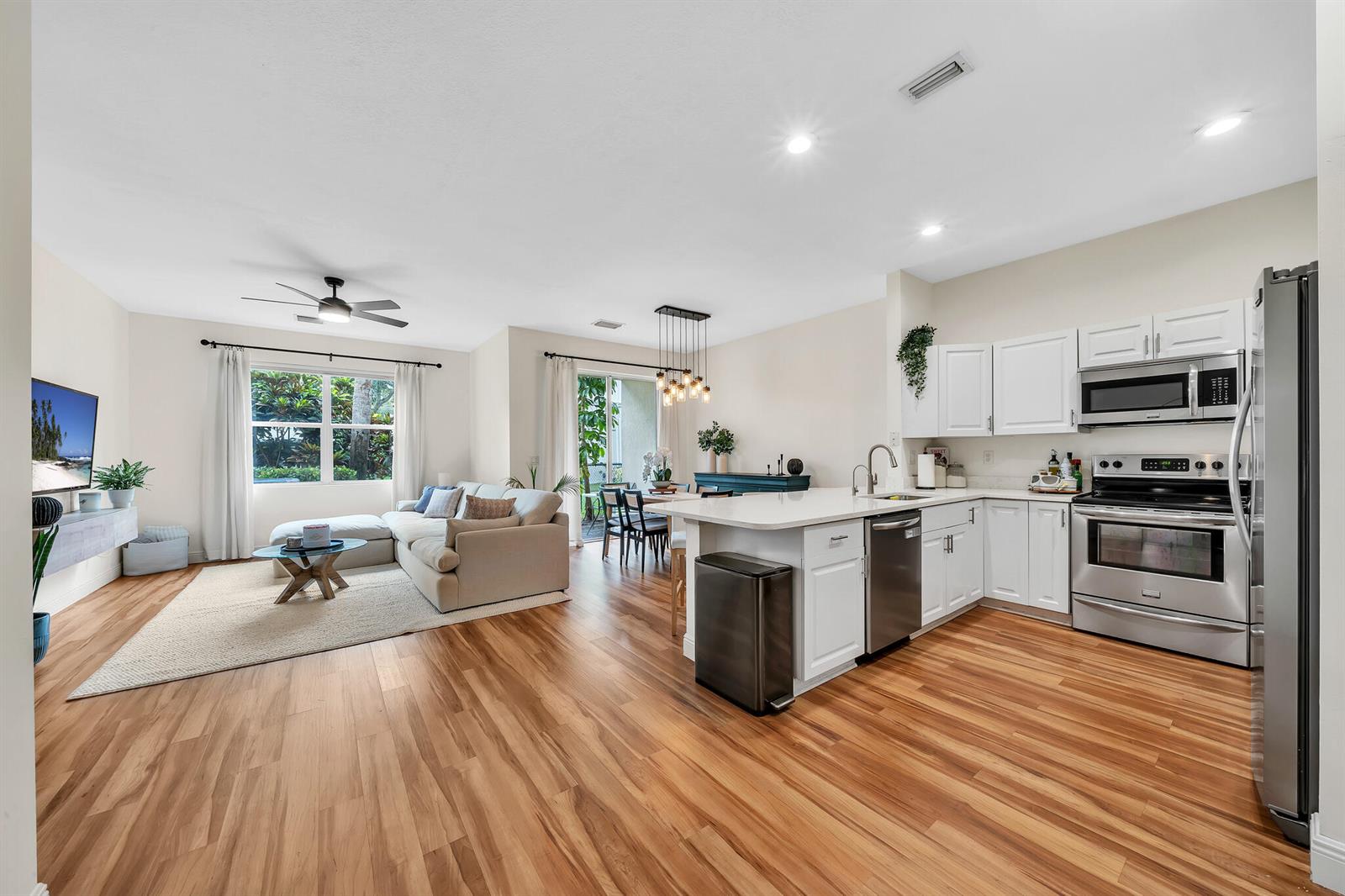 6086 Seminole Gardens Circle, Riviera Beach FL 33418