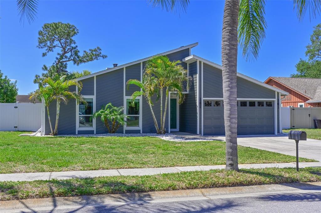 910 PLUM TREE LANE