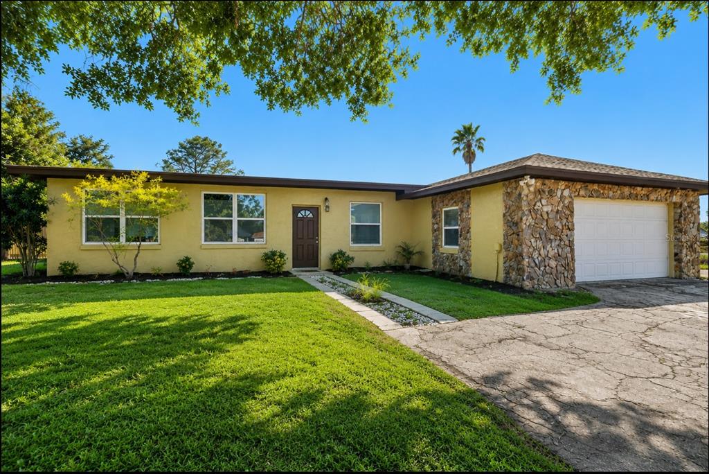 8812 OAKWOOD DRIVE