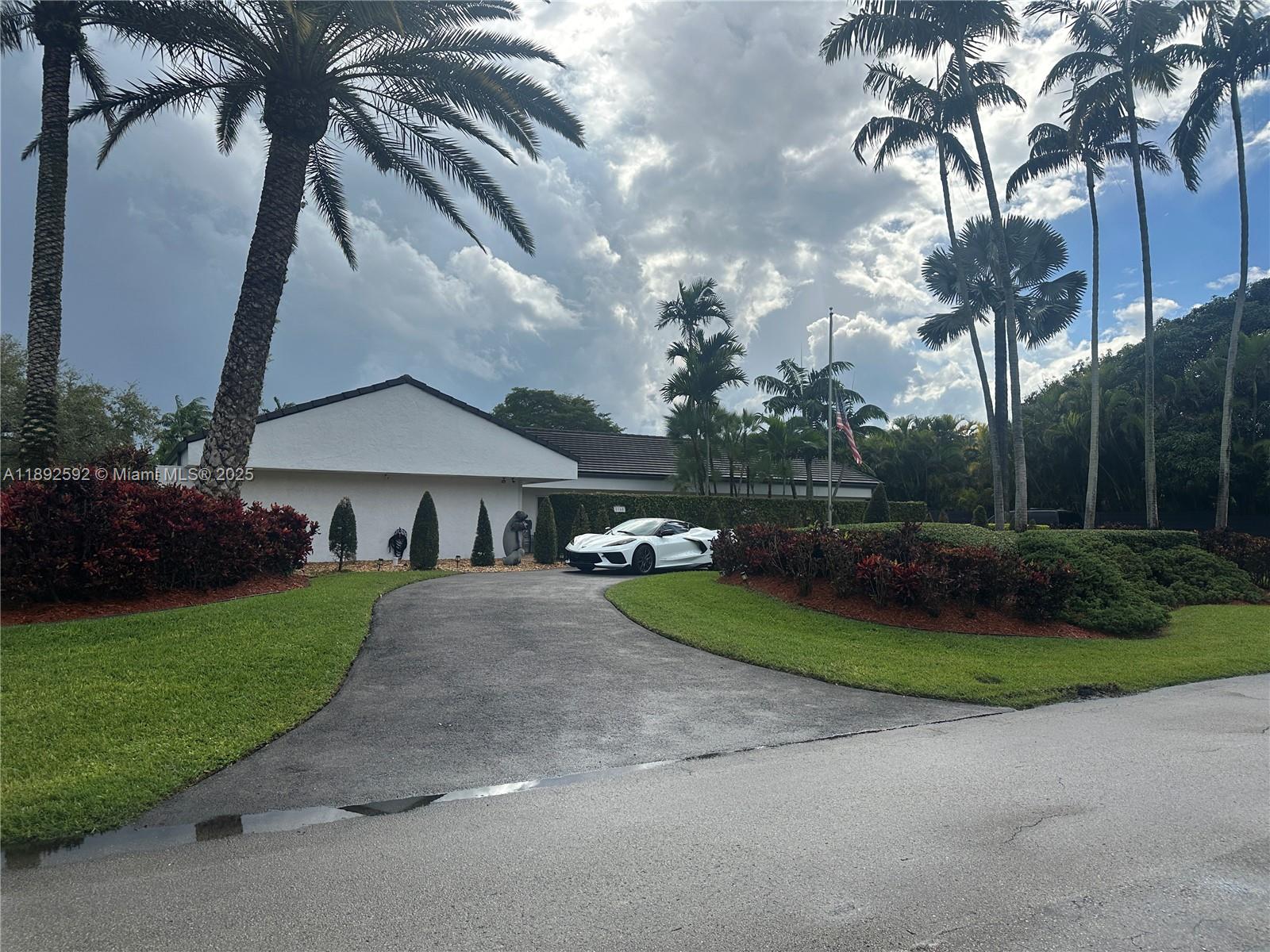 8050 SW 170th St, Palmetto Bay FL 33157