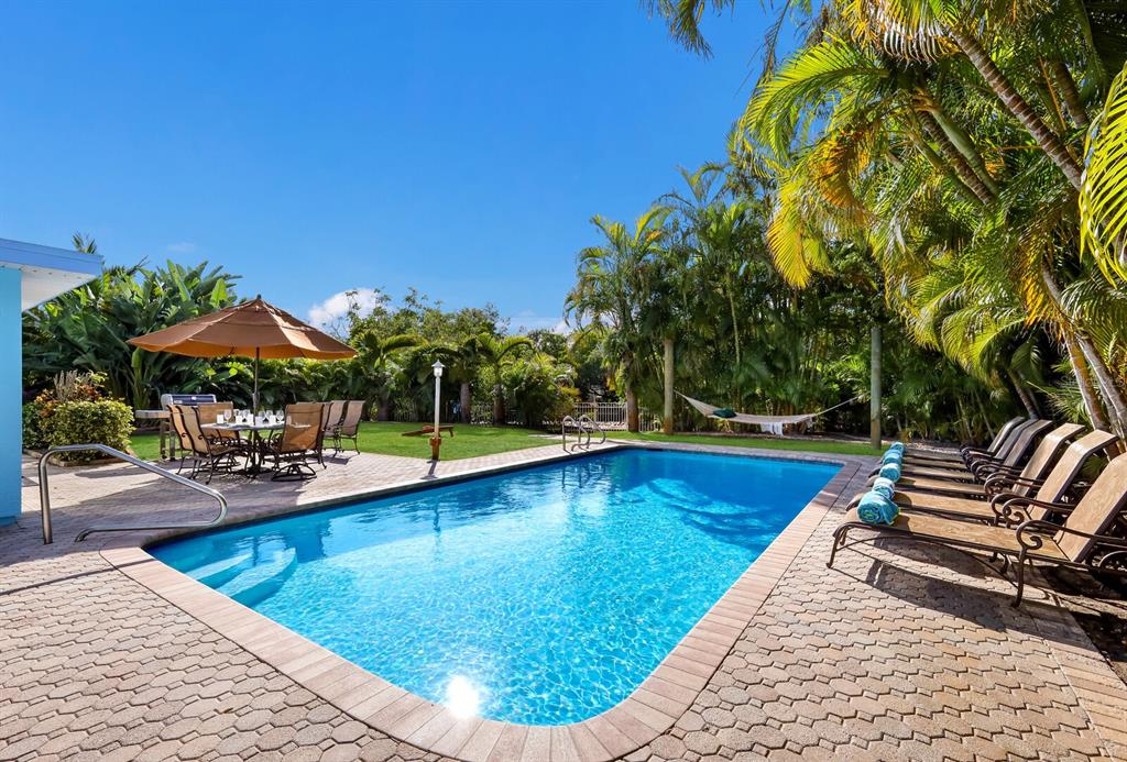125 CRESCENT DRIVE, ANNA MARIA, FL — photo 2 of 30