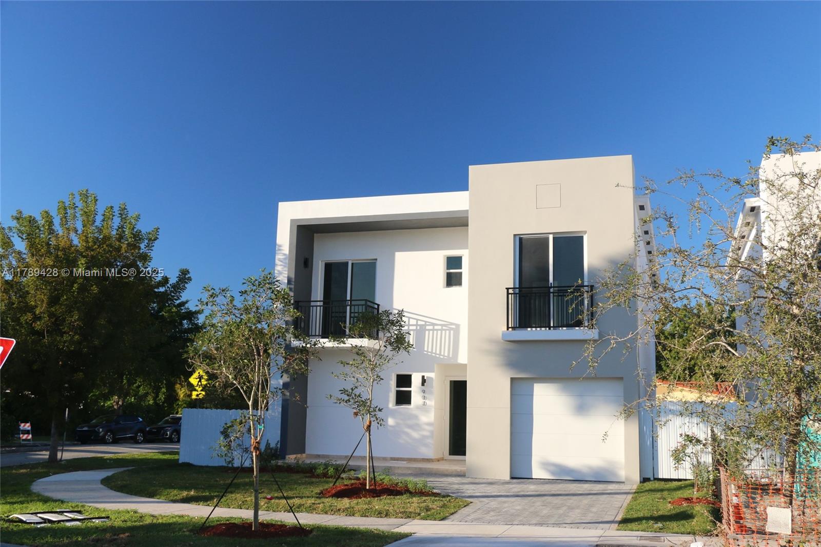 900 SW 24th Rd, Miami FL 33129