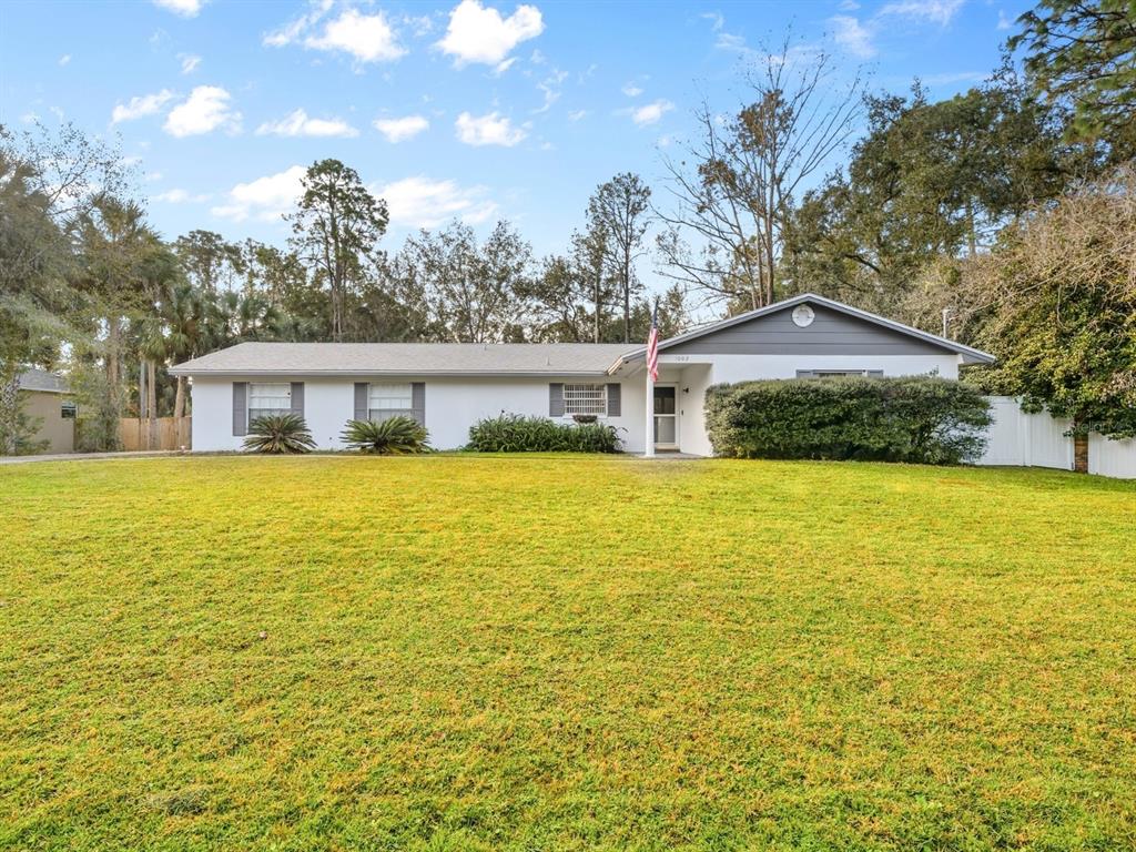 1002 PINE TREE DRIVE, EUSTIS, FL — photo 2 of 30