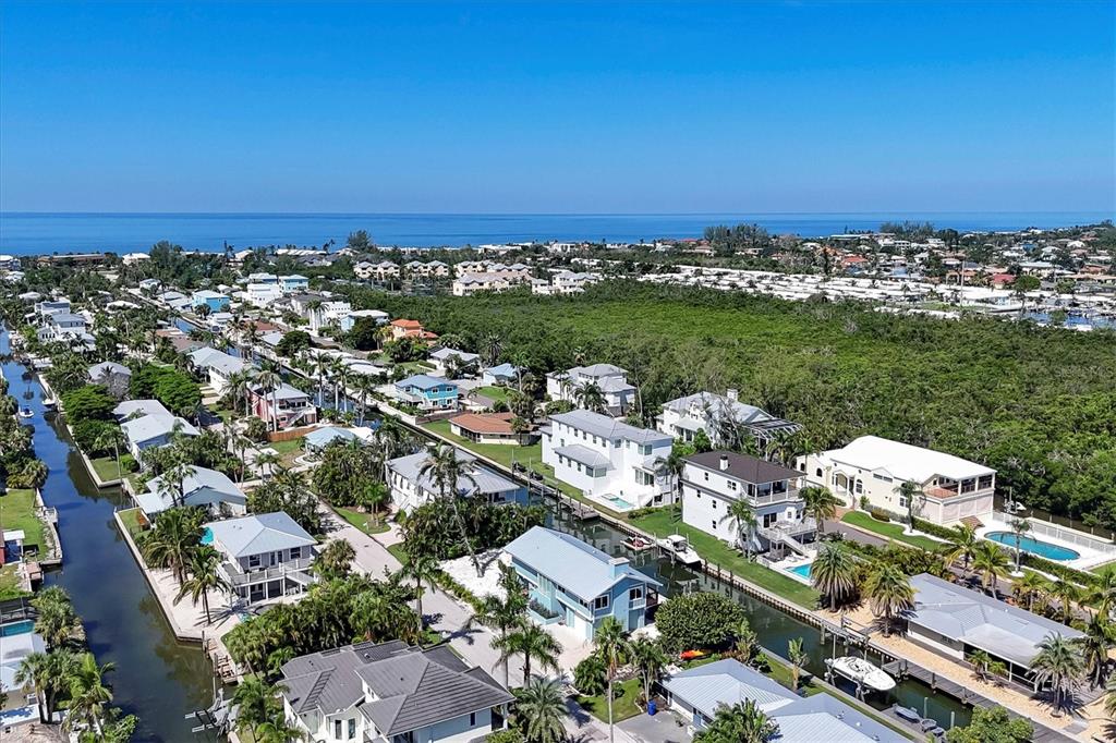 825 TARAWITT DRIVE, LONGBOAT KEY, FL — photo 4 of 30