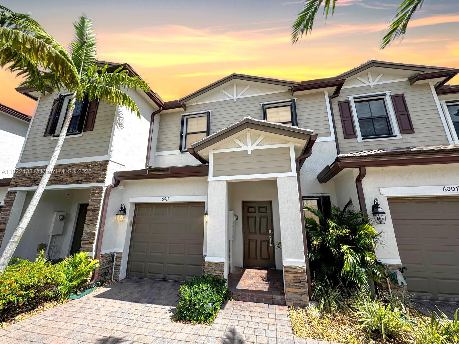 6011 W Paso Fino Pl, Davie FL 33314