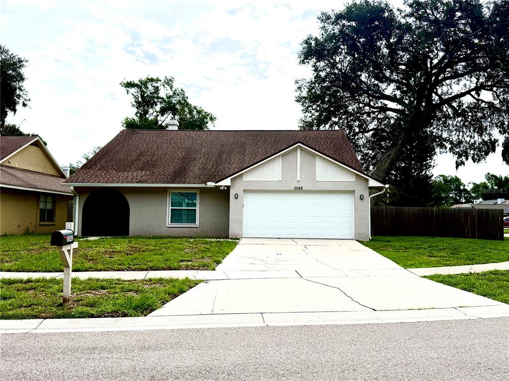 2042 SHADOW PINE DRIVE