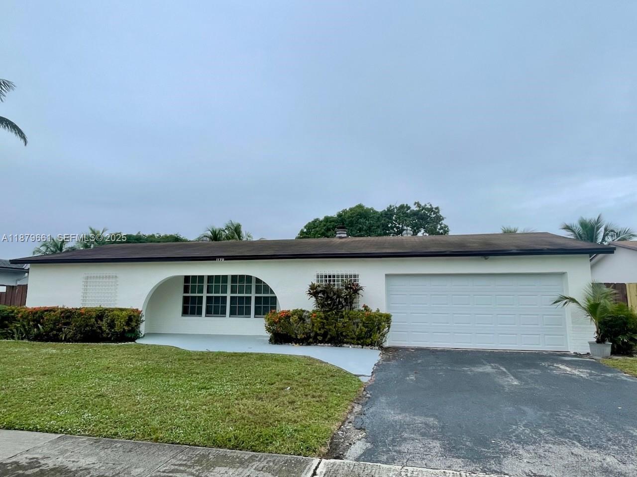 1190 NW 92nd Ave, Pembroke Pines FL 33024