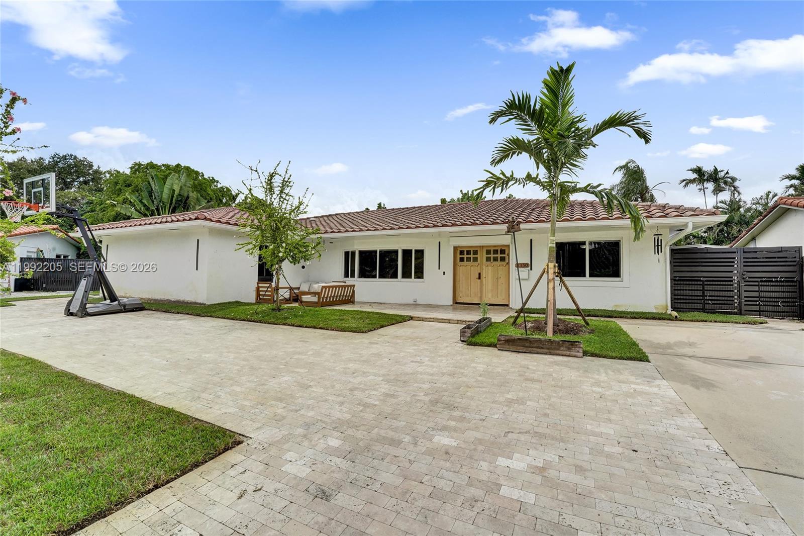 3350 N 40th St, Hollywood FL 33021