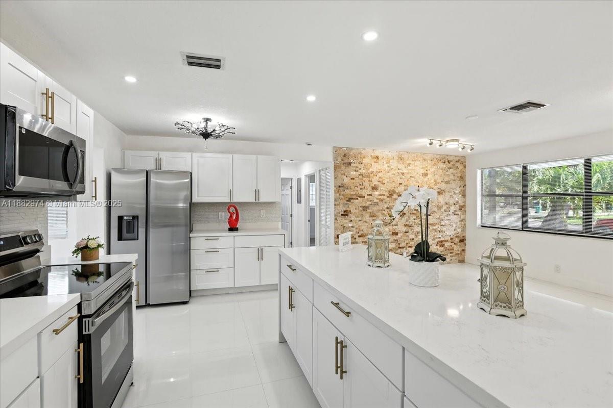 9207 SW 49th Pl, Cooper City FL 33328