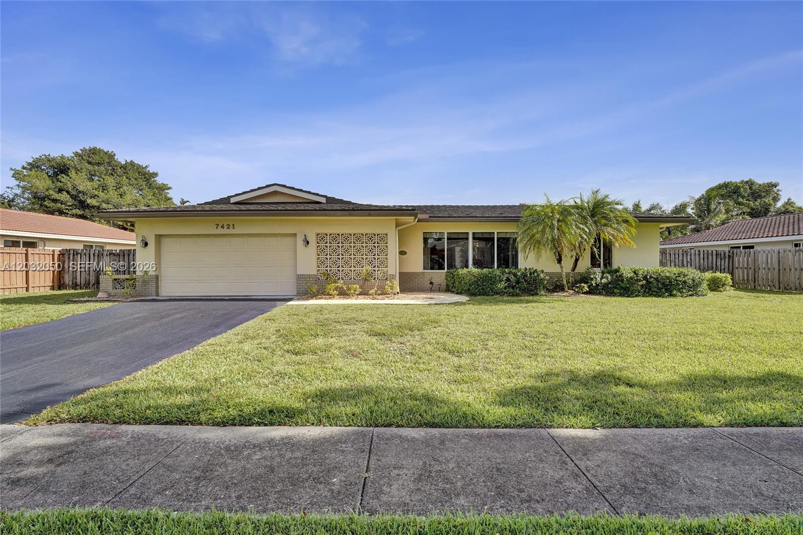 7421 NW 8th Ct, Plantation FL 33317