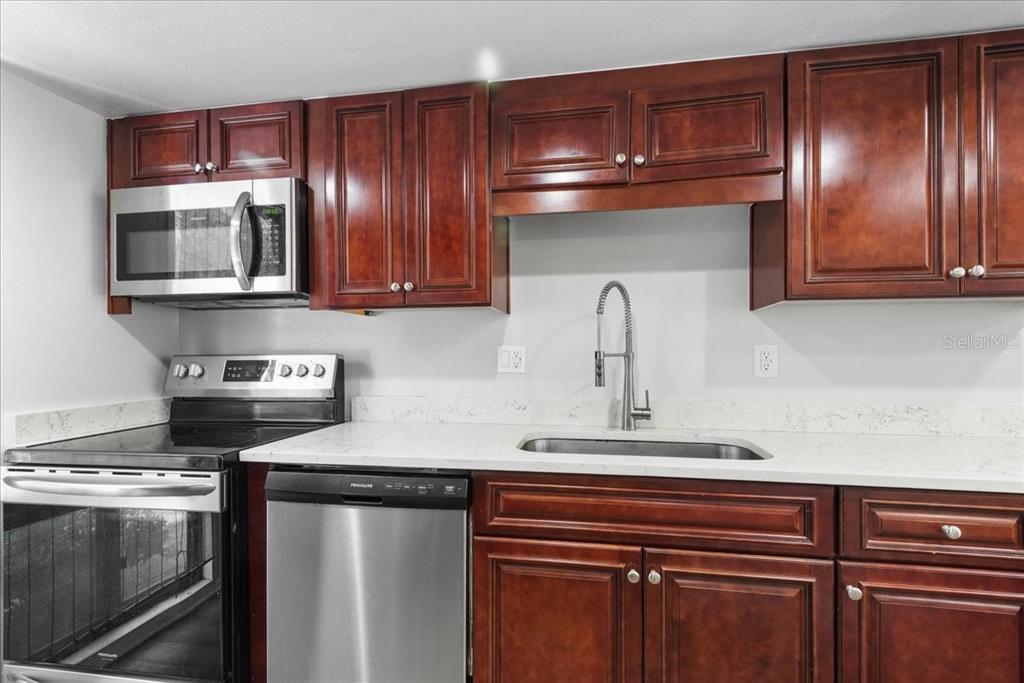 30 MOREE LOOP UNIT 39, WINTER SPRINGS, FL — photo 2 of 25