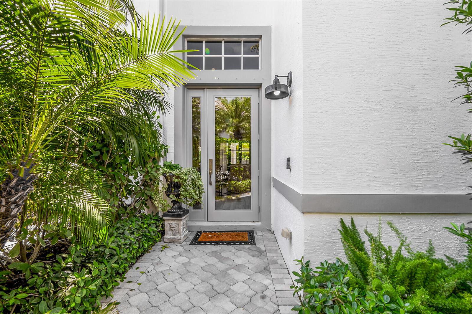 2427 Players Court, Wellington FL 33414