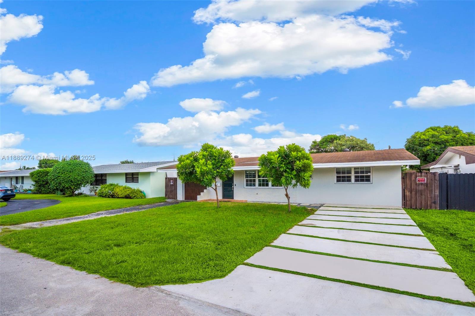 7831 NW 11th St, Pembroke Pines FL 33024