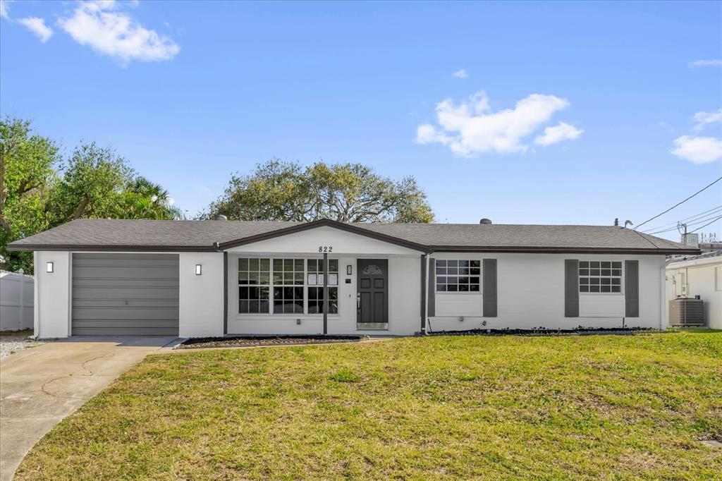 822 OAKVIEW DRIVE