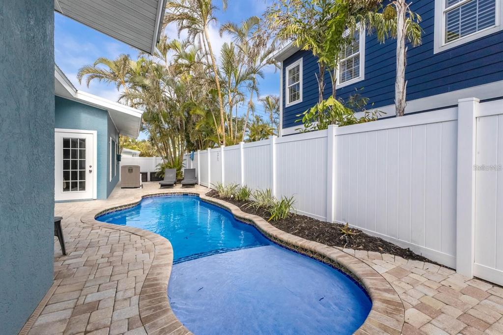 6201 HOLMES BOULEVARD, HOLMES BEACH, FL — photo 2 of 30
