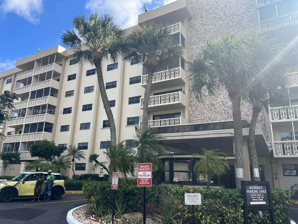 800 NE 195th St # 501, Miami FL 33179