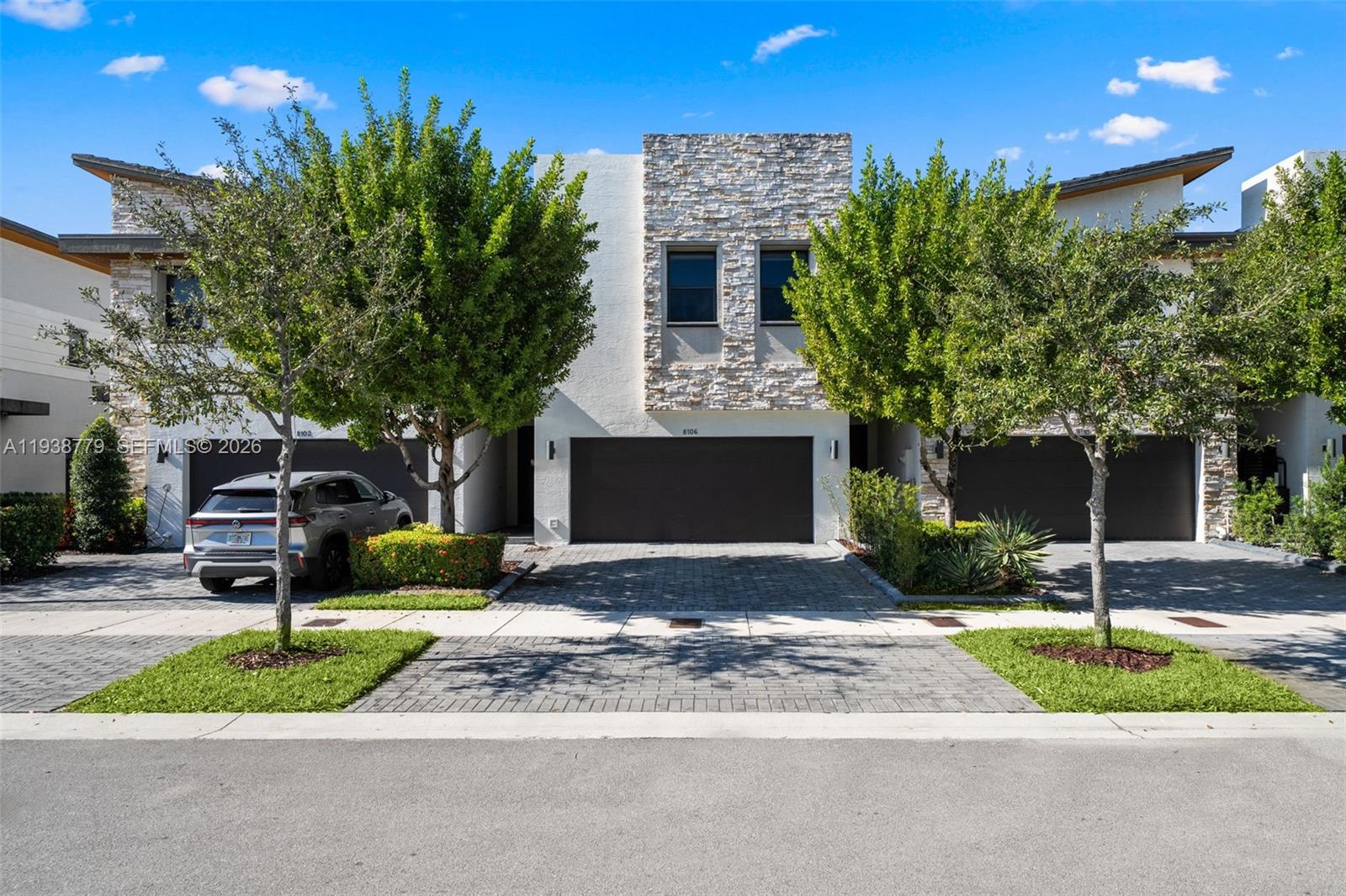 8106 NW 105th Ct, Doral FL 33178