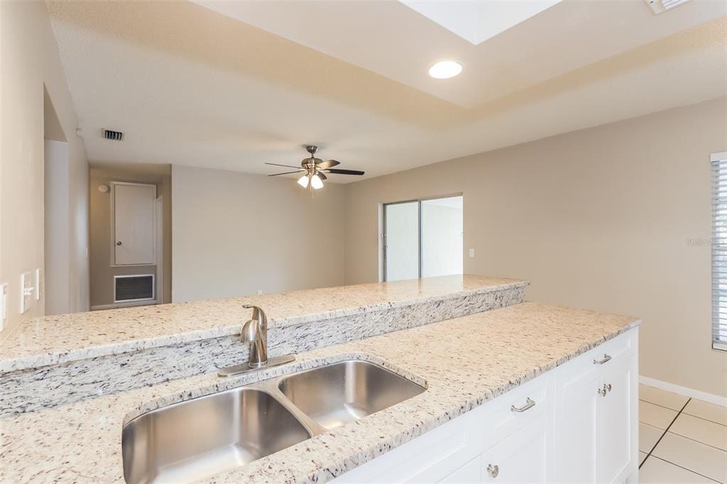 762 ISLETON DRIVE, BRANDON, FL — photo 4 of 15