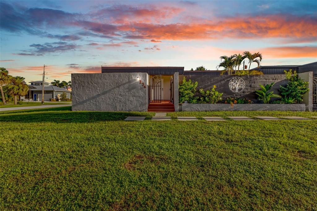 236 W HENRY STREET UNIT 236